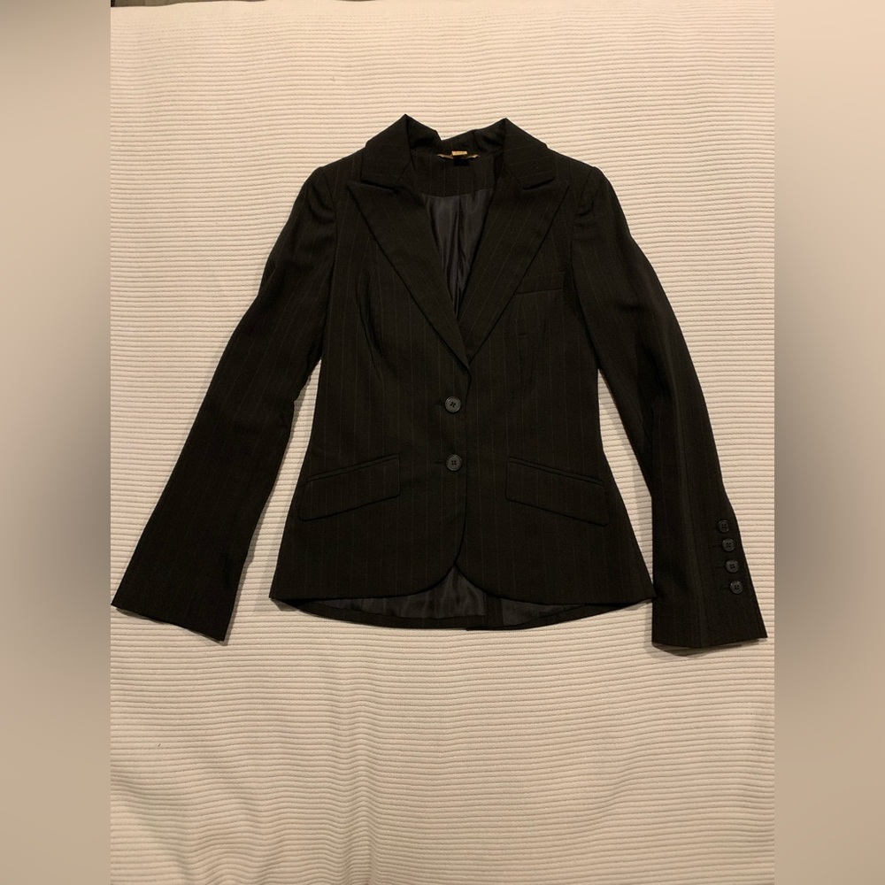 Women's Black 2-piece suite - blazer and pants, size 4